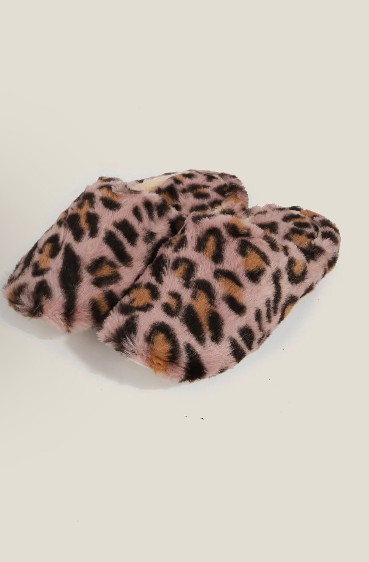 Pink leopard pattern fuzzy slippers