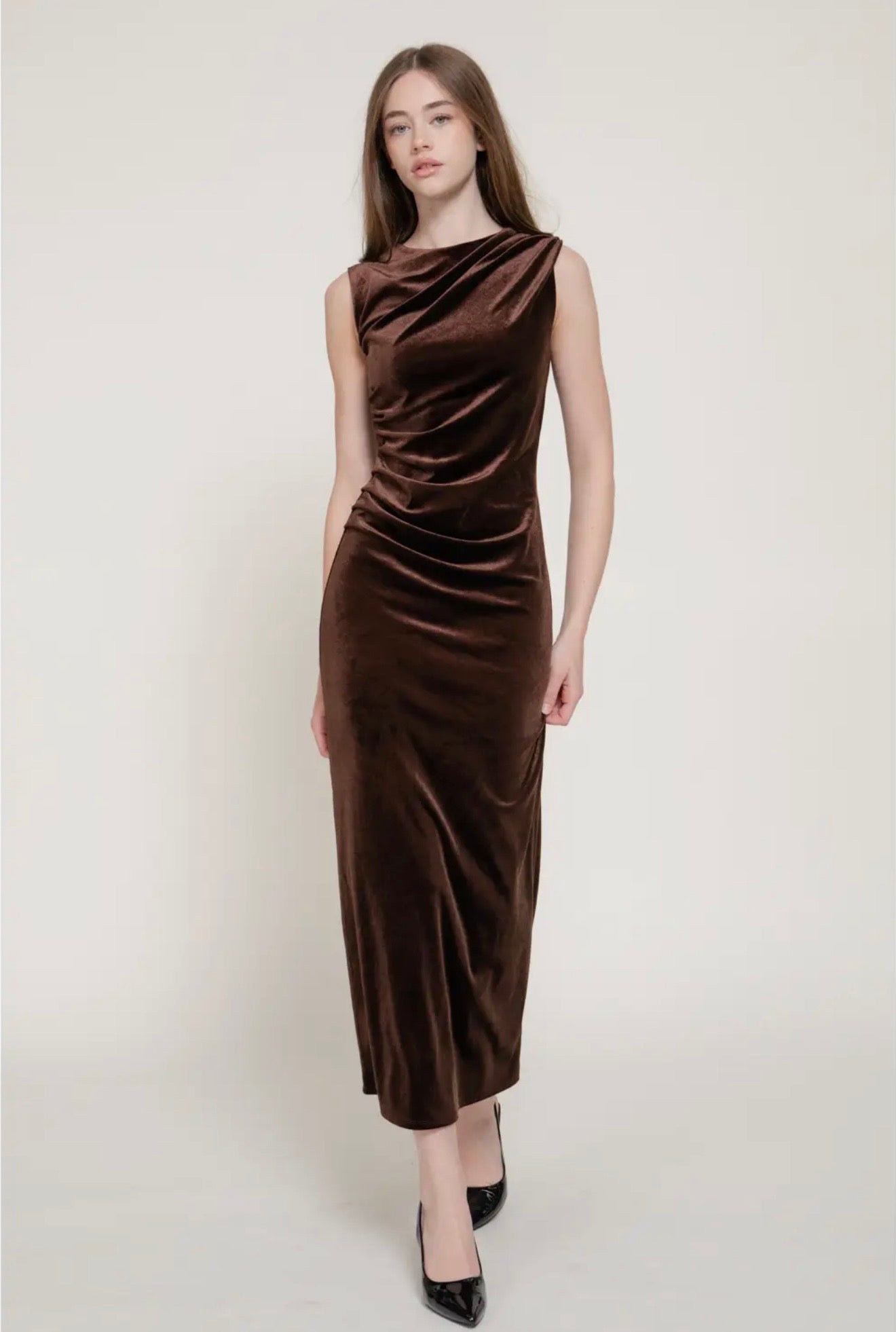 Sleeveless crew neck ruched velvet dress