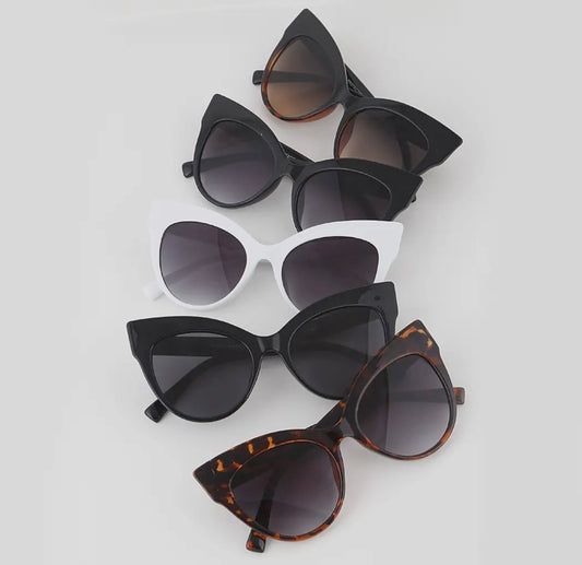 Simple cat eye sunglasses